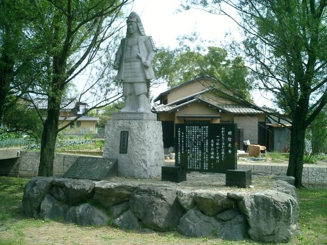 坂本城跡の明智光秀像