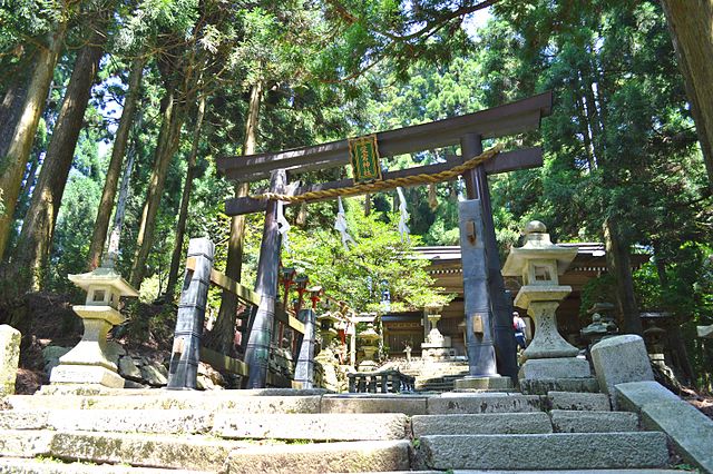 愛宕山の山頂に鎮座する愛宕神社（京都）の鳥居