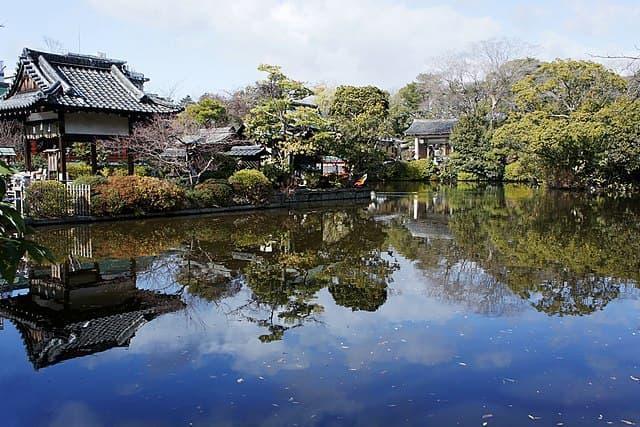 祇園御霊会はじまりの地となった神泉苑（wikipediaより）