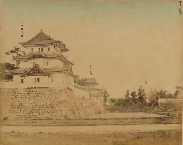 二ノ丸東三重櫓（『旧江戸城写真帖』より、1871年撮影。出典：Colbase）