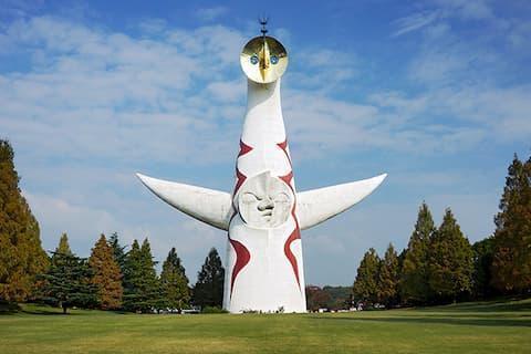 太陽の塔（出典：wikipedia）