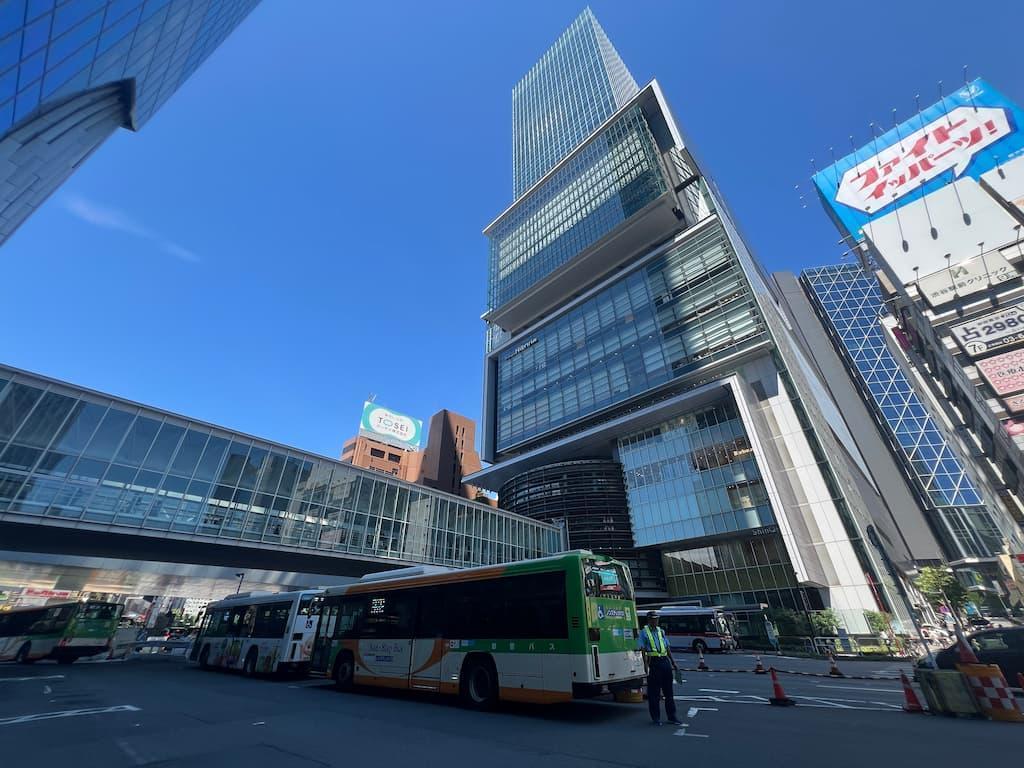 渋谷駅東口バスターミナルと渋谷ヒカリエ