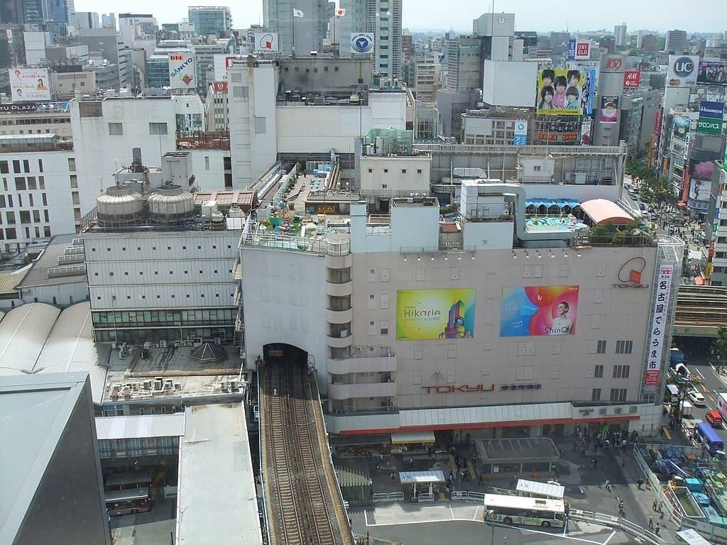2012年の東急東横店（出典：wikipedia、撮影：Ippukucho）