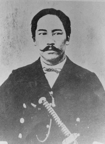 箱館戦争前の榎本武揚の肖像（出典：<a href="https://www.ndl.go.jp/portrait/">近代日本人の肖像</a>）