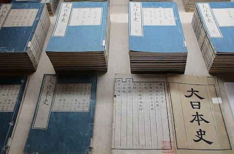弘道館所蔵の大日本史（出典：wikipedia）