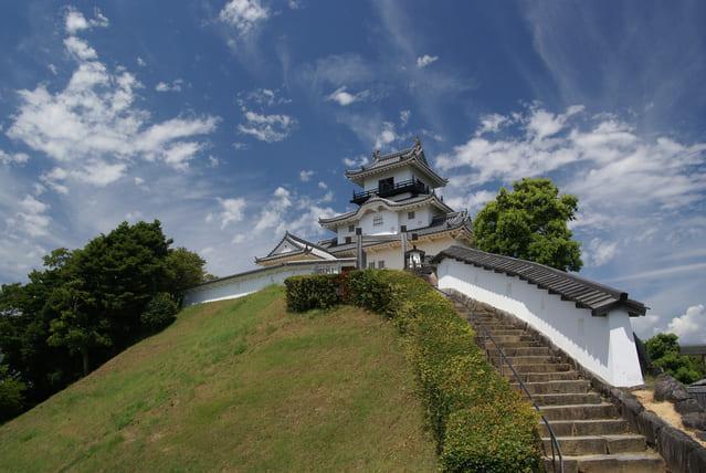 再建された掛川城の天守