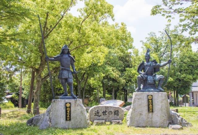 桶狭間古戦場公園(愛知県名古屋市)にある織田信長と今川義元像