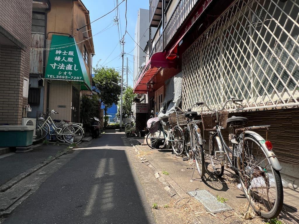 北口再開発地域の近くに残る昔ながらの路地