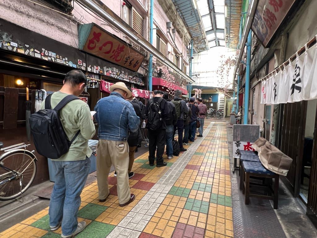 立石仲見世商店街「宇ち多゛」前の行列