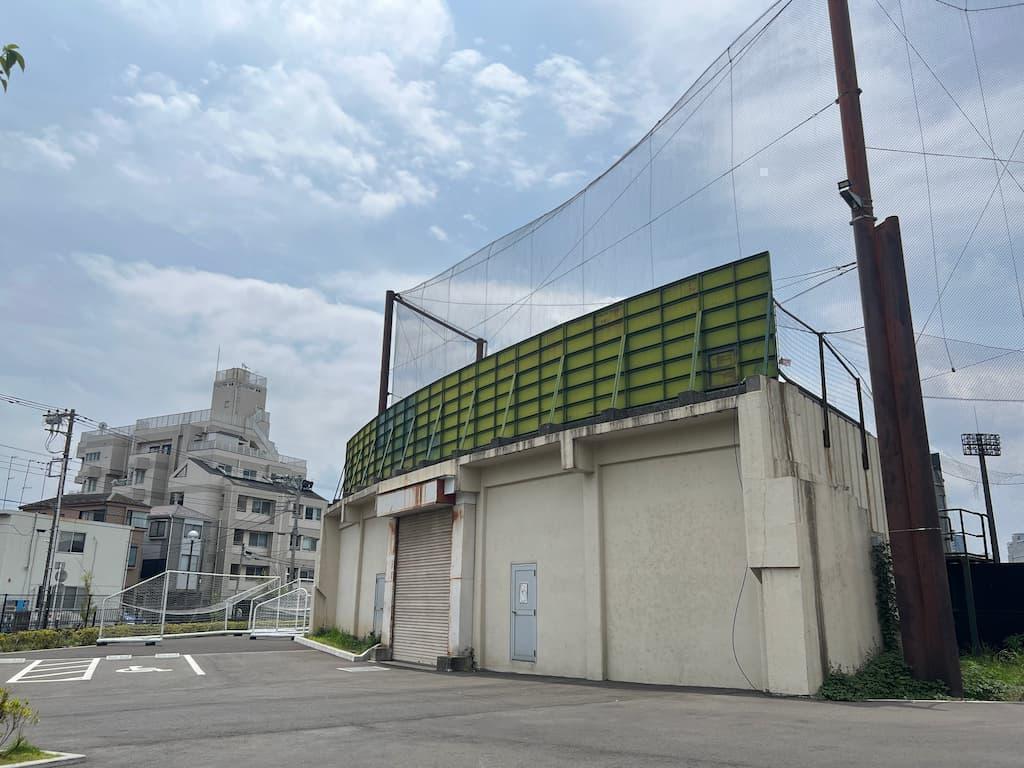 川崎球場の遺構（ライト側スタンド）
