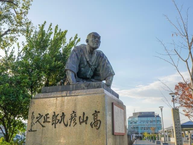 髙山彦九郎 皇居望拝之像（京都府京都市）