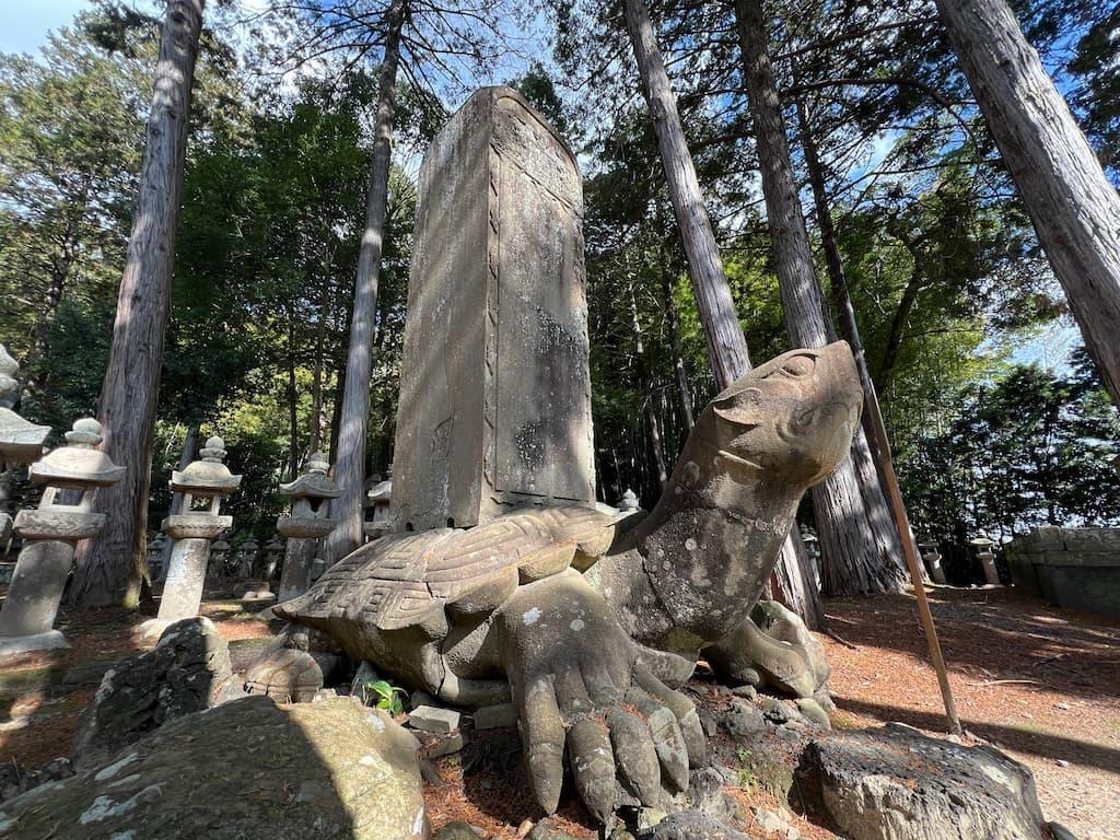 松江藩主の菩提寺の月照寺、境内の大亀も小泉八雲の作品に登場する