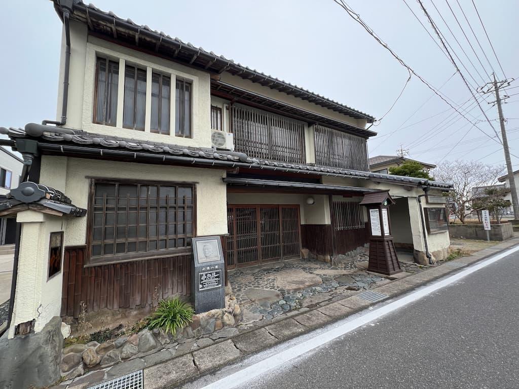 八橋宿で小泉八雲夫妻が宿泊した旅館（改築しているが建物は現存）