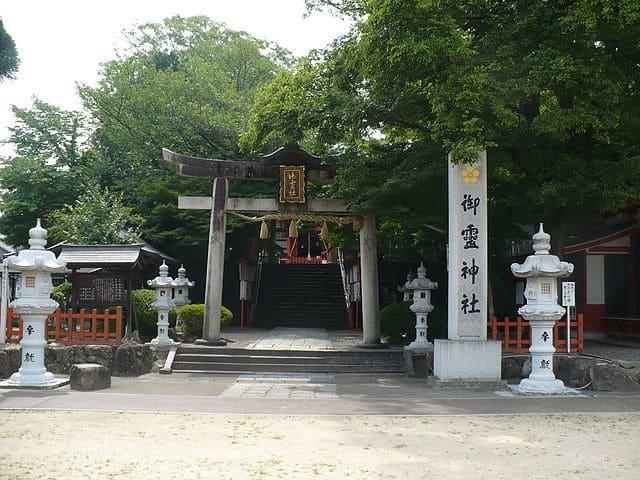京都福知山の御霊神社（出典：wikipedia）