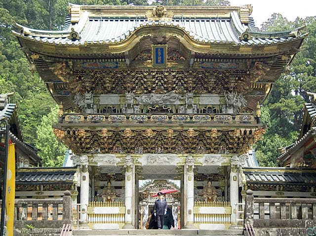 徳川家康を神として祀る、世界文化遺産の神社は？