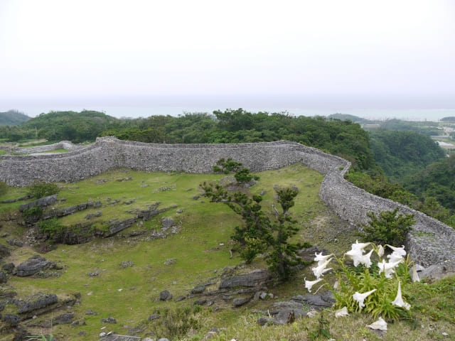 沖縄地方では「城」のことを何と呼ぶ？